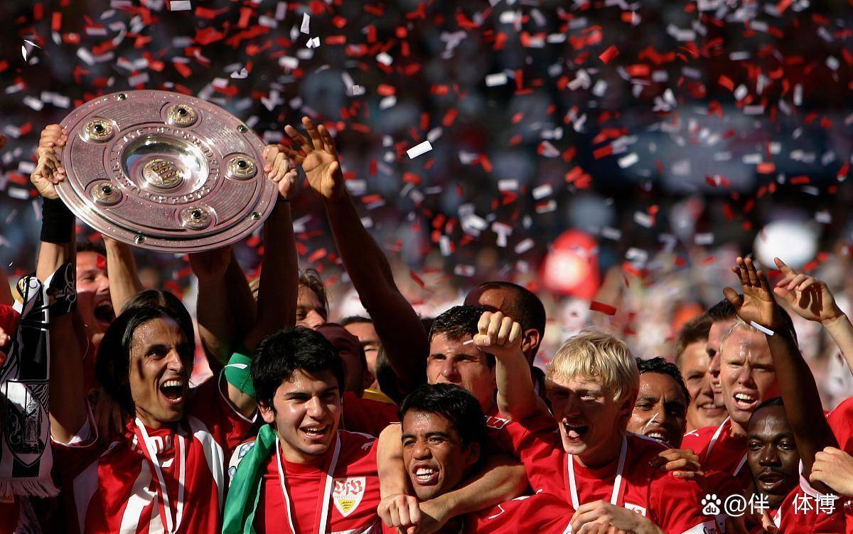 拜仁提前2轮夺德甲第33冠凯恩终破“无冕之王”魔咒