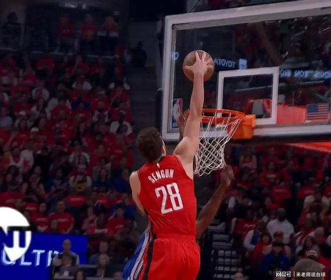 新凯恩本周定下家,曼联切尔西都想3000万拿下!阿莫林还有新目标