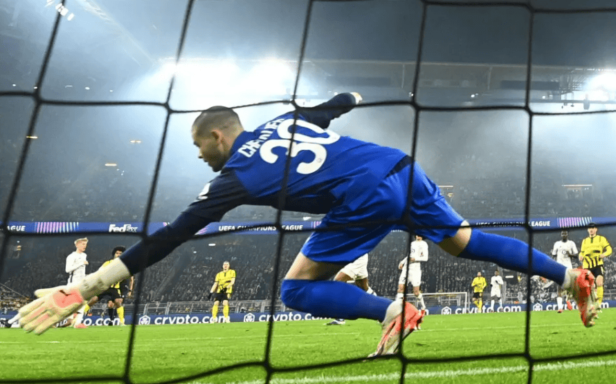 多纳鲁马，撤了！巴黎火速补位！法甲最佳门将舍瓦里耶入替